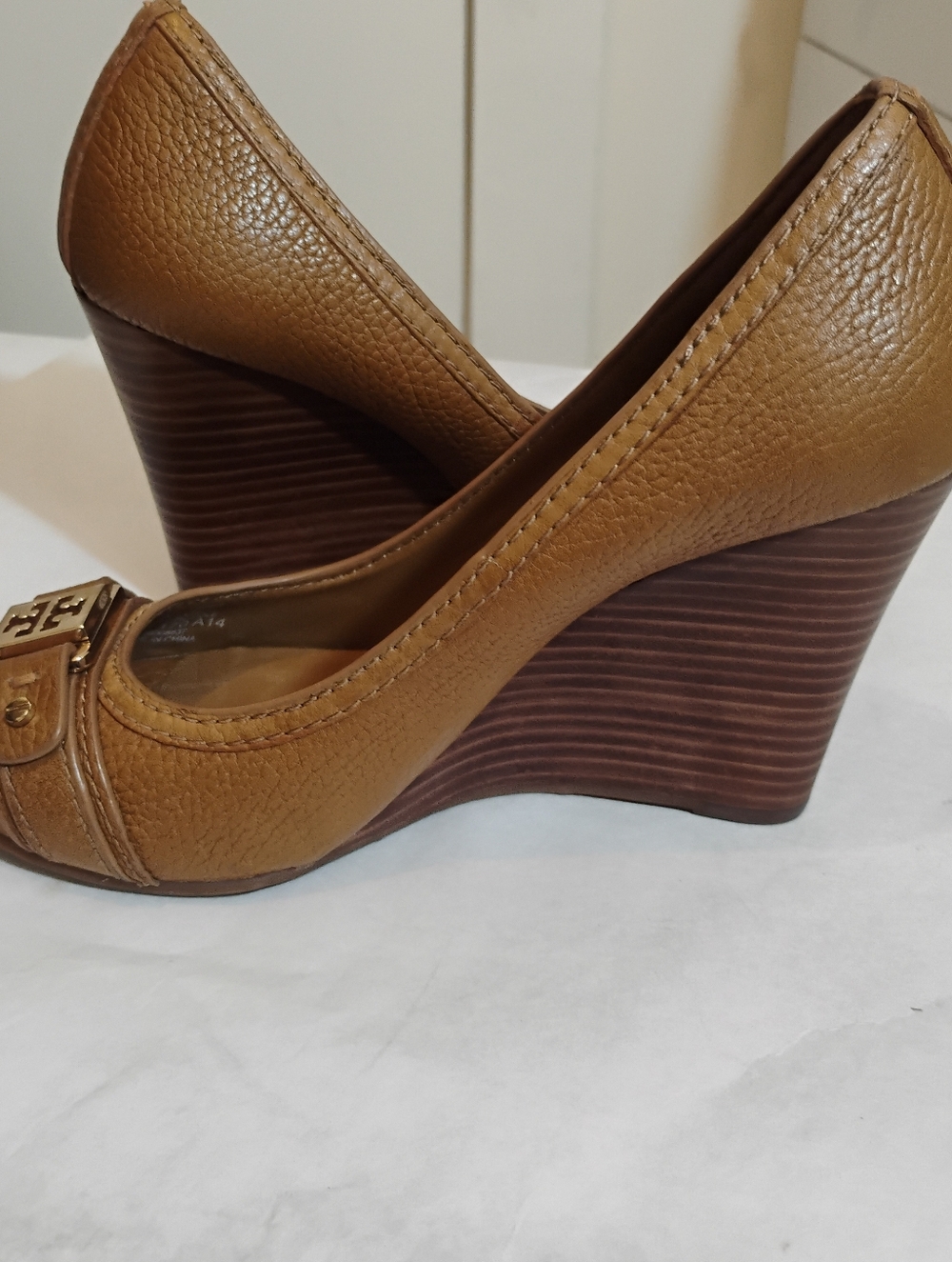 Tory Burch Carnell Peep Toe Wedge Size 6M - Picture 8 of 13